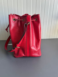 Louis Vuitton Noé GM Epi Leather Shoulder Bag – Red