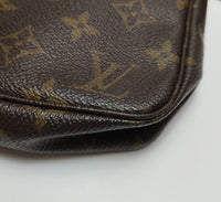 Louis Vuitton Pochette Accessoires Monogram Canvas