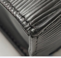 Louis Vuitton Epi Petit Sac Plat – Black Leather